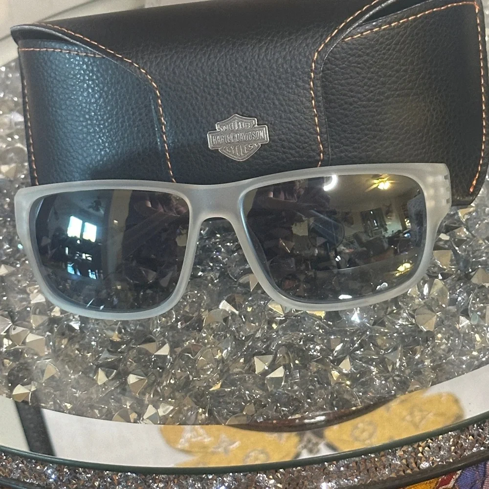 NWOT Men’s Harley Davidson Polarized Sunglasses.